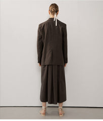 Tailored Longline Button-Front Linen Blazer with Notched Lapels and Belt Detail