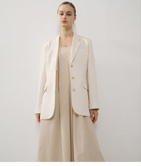 Tailored Women's Longline Linen Blazer with Button Closure and Structured Lapel Design