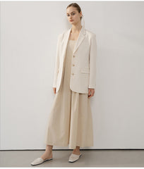 Tailored Women's Longline Linen Blazer with Button Closure and Structured Lapel Design