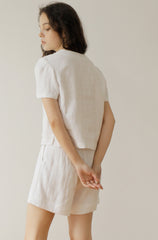 High-Waisted Relaxed Fit Linen Shorts for Women with Tailored Seams and Side Pockets
