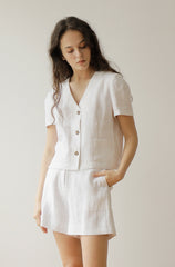High-Waisted Relaxed Fit Linen Shorts for Women with Tailored Seams and Side Pockets