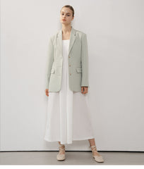 Tailored Longline Linen Blazer with Notch Lapels and Button Cuffs for Effortless Elegance