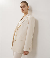 Tailored Women's Longline Linen Blazer with Button Closure and Structured Lapel Design