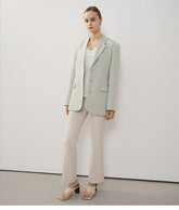 Tailored Longline Linen Blazer with Notch Lapels and Button Cuffs for Effortless Elegance