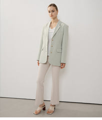 Tailored Longline Linen Blazer with Notch Lapels and Button Cuffs for Effortless Elegance