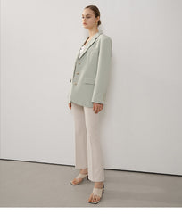 Tailored Longline Linen Blazer with Notch Lapels and Button Cuffs for Effortless Elegance