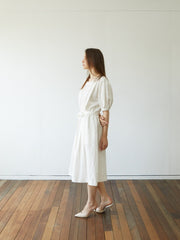 Elegant Linen Midi Dress with Puff Sleeves and Waist Tie – Breathable Summer Dress for Women