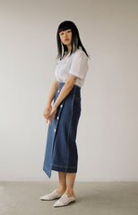 Short Sleeve Ruffled Collar Button-Up Women’s Blouse in Breathable Lightweight Linen Fabric