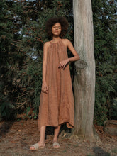 Sleeveless Gathered Linen Midi Dress With Halter Neckline And Relaxed Fit