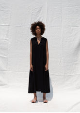 Sleeveless Linen Midi Dress with Soft Pleats and V-Neckline for Relaxed Summer Style