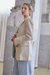 Tailored Single-Breasted Women’s Linen Blazer With Classic Notch Lapel And Button Detail