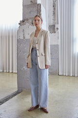 Tailored Single-Breasted Women’s Linen Blazer With Classic Notch Lapel And Button Detail
