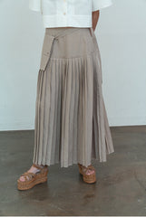 High-Waisted Pleated Linen Skirt with Structured Waistband and Modern Wrap Detail