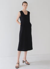 Sleeveless Linen Midi Dress with Square Neckline and Button Detail for Timeless Elegance