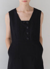 Sleeveless Linen Midi Dress with Square Neckline and Button Detail for Timeless Elegance