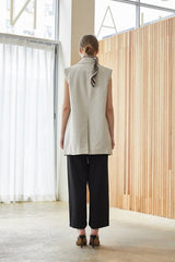 Tailored Sleeveless Double-Breasted Linen Blazer for Women with Structured Shoulder Design