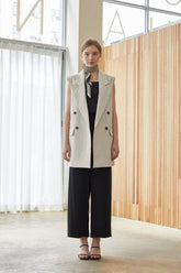 Tailored Sleeveless Double-Breasted Linen Blazer for Women with Structured Shoulder Design