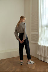 High-Waisted Women’s Linen Pants with Tapered Leg and Front Pleats for a Tailored Fit