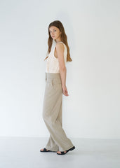 High-Waisted Wide-Leg Linen Pants with Front Button Detail and Tailored Silhouette