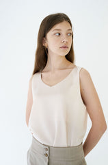 High-Waisted Wide-Leg Linen Pants with Front Button Detail and Tailored Silhouette