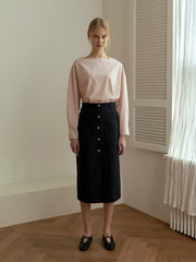 Elegant Minimalist Women’s Long Sleeve Top In Breathable Natural Linen Fabric For Everyday Wear