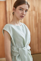 Sleeveless Linen Blouse with Waist Tie Detail – Lightweight Natural Fabric Summer Top