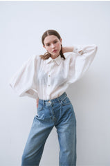 Linen Button-Down Shirt with Structured Collar and Relaxed Fit Silhouette