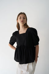 Cropped Ivory Linen Pants with Front Pleats and Wide-Leg Fit for Polished Warm-Weather Looks