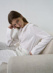 Linen Button-Up Blouse with Oversized Point Collar and Long Sleeves for Refined Styling