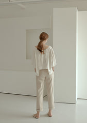 High-Waisted Wide-Leg Linen Pants with Rolled Cuffs and Tailored Seam Detailing