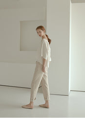 High-Waisted Wide-Leg Linen Pants with Rolled Cuffs and Tailored Seam Detailing