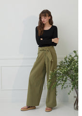 Fitted Long-Sleeve Cotton Top with Scoop Neckline for Layering and Everyday Styling