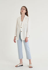 Tailored Single-Breasted Linen Blazer with Notched Lapel and Structured Silhouette