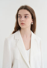 Tailored Single-Breasted Linen Blazer with Notched Lapel and Structured Silhouette