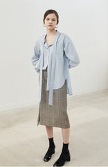 Relaxed Fit Linen Blouse with Tie Neck and Button-Down Front for Effortless Elegance