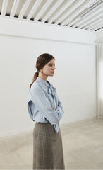 Relaxed Fit Linen Blouse with Tie Neck and Button-Down Front for Effortless Elegance