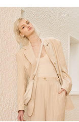 Tailored Linen Blazer With Structured Shoulders And Single-Breasted Front Closure