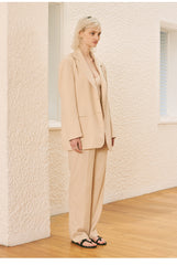 Tailored Linen Blazer With Structured Shoulders And Single-Breasted Front Closure