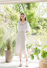 Elegant Linen Blouse with Embroidered Collar and Puff Sleeves for Timeless Feminine Style