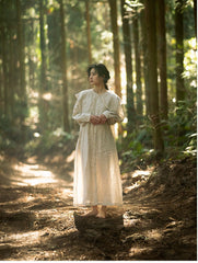 Vestido largo con mangas de obispo y cuello capa puritano de lino y algodón de Judith