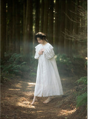 Vestido largo con mangas de obispo y cuello capa puritano de lino y algodón de Judith