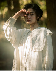 Vestido largo con mangas de obispo y cuello capa puritano de lino y algodón de Judith