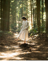 Vestido largo con mangas de obispo y cuello capa puritano de lino y algodón de Judith