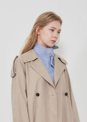 Double-Breasted Linen Blazer with Structured Lapels and Full-Length Silhouette