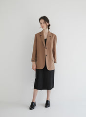 Tailored Women's Linen Blazer with Classic Notch Lapel and Double-Button Front Closure