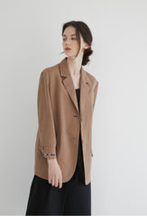 Tailored Women's Linen Blazer with Classic Notch Lapel and Double-Button Front Closure
