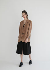 Tailored Women's Linen Blazer with Classic Notch Lapel and Double-Button Front Closure