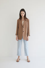 Tailored Women's Linen Blazer with Classic Notch Lapel and Double-Button Front Closure