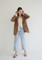 Tailored Women's Linen Blazer with Classic Notch Lapel and Double-Button Front Closure