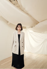 Double-Breasted Women's Linen Blazer with Structured Fit and Notch Lapel Tailoring